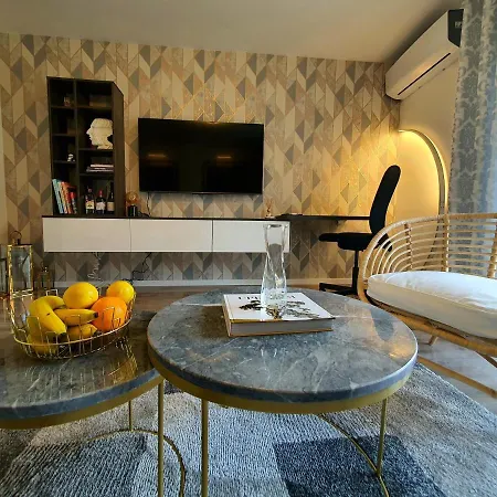 Centar With Parking Apartment