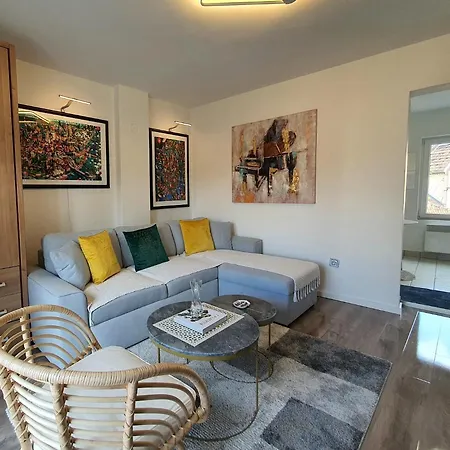 Centar With Parking 讷贡汀