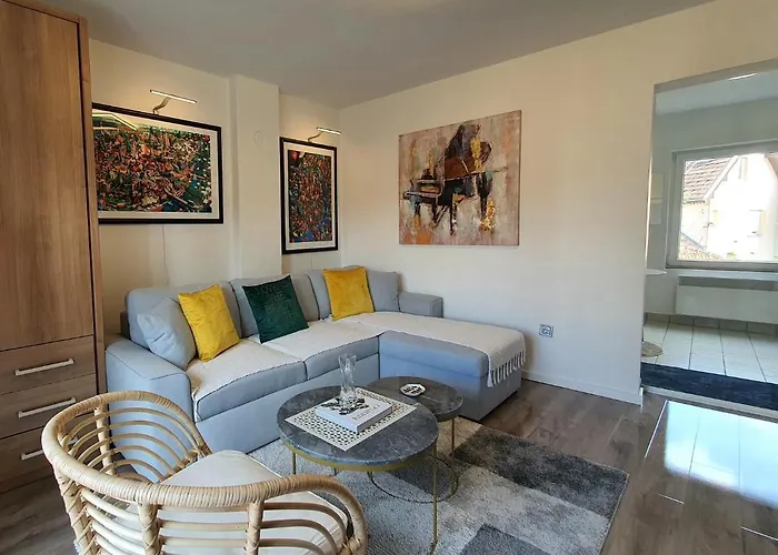 Centar With Parking 네고틴