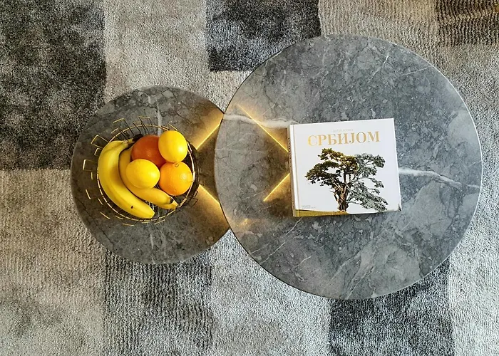 Centar With Parking נגוטין